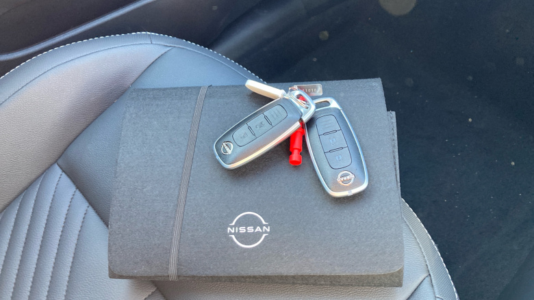 Nissan Juke 1.0 DiG-T Tekna 5dr DCT Petrol Hatchback